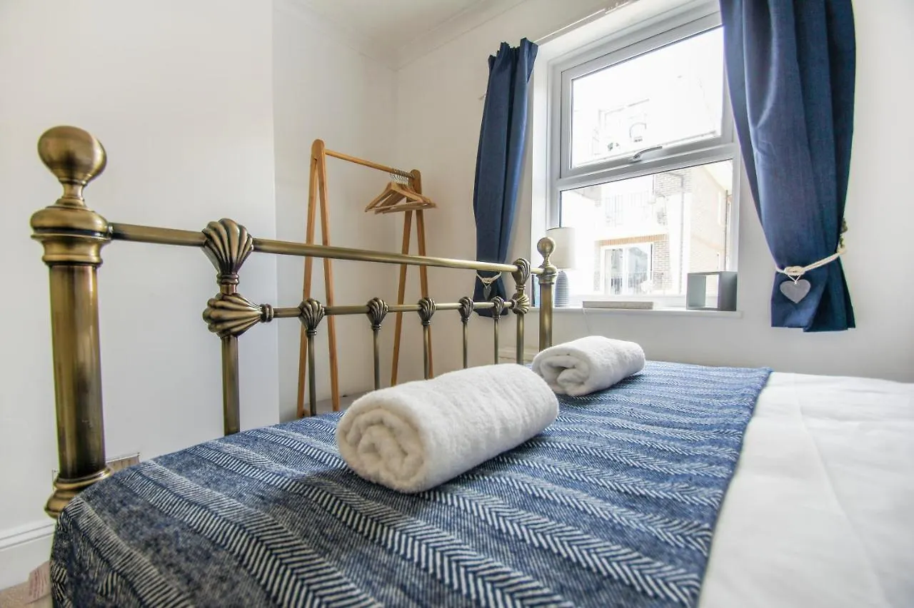 College House - Parking - By Brighton Holiday Lets Vila Casa de Férias